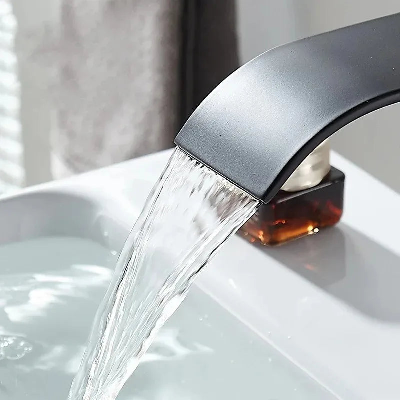 Moderne Waterval Wastafelkraan – Verkrijgbaar in Zwart en Zilver, Kort en Lang Model